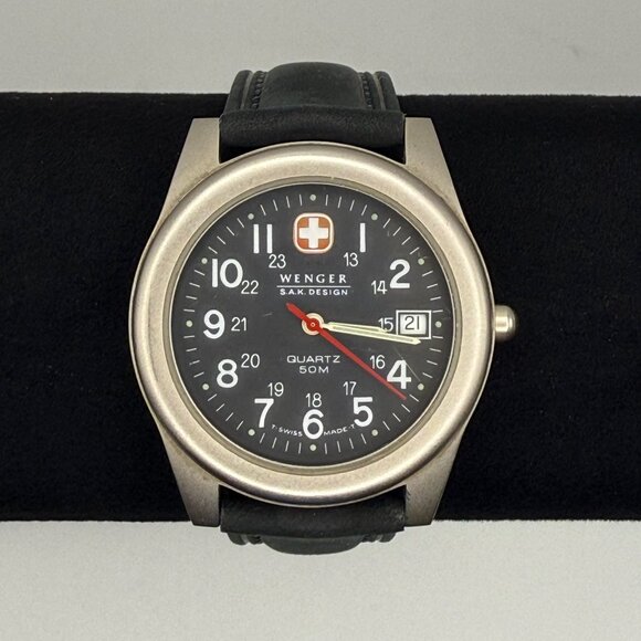 Vintage Wenger 2005 SAK Design Round Unisex Black Leather Strap Watch Working - Picture 6 of 10